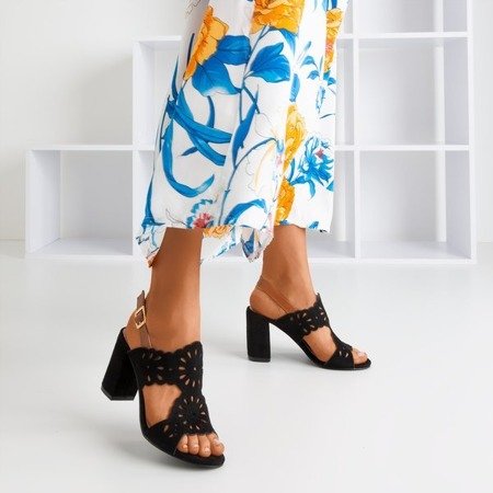 Black women's sandals on a Taba post - Footwear