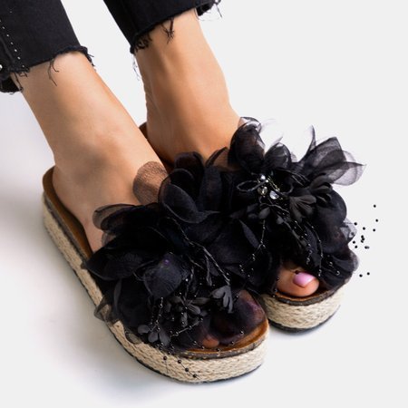 Black women's slippers on the Isilda platform - Footwear