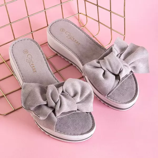 OUTLET Light gray women's slippers on a low wedge heel with a bow by Nelesa - Footwear