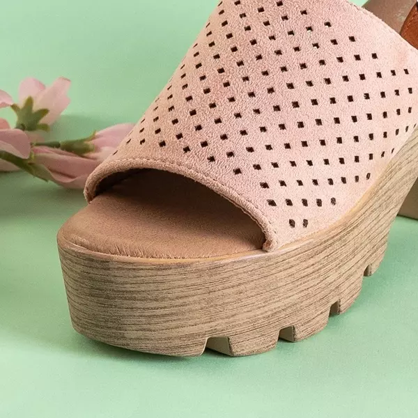 OUTLET Light pink women's openwork sandals on the Noria post - Footwear