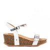 Women's white wedge sandals with an animal motif Akena - Footwear
