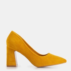 Yellow women's pumps on the Simiela post - Footwear